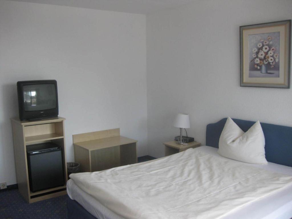 HAK Hotel am Klostersee Sindelfingen Kamer foto